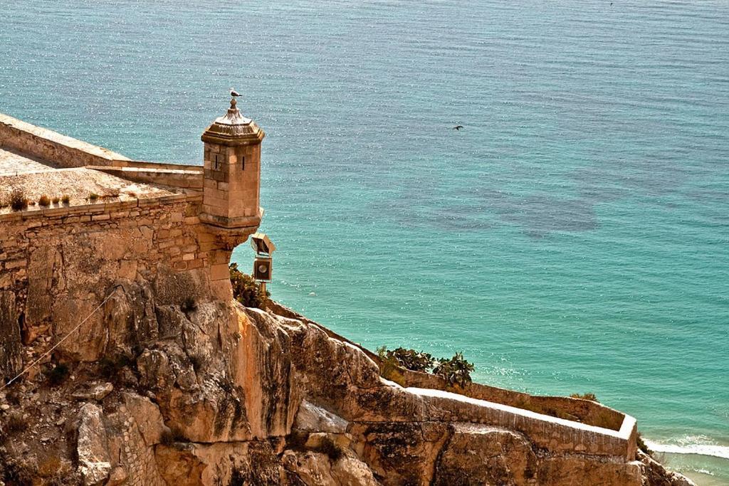 Espacioso, Luminoso, Coqueto, Y Muy Céntrico * Alicante
