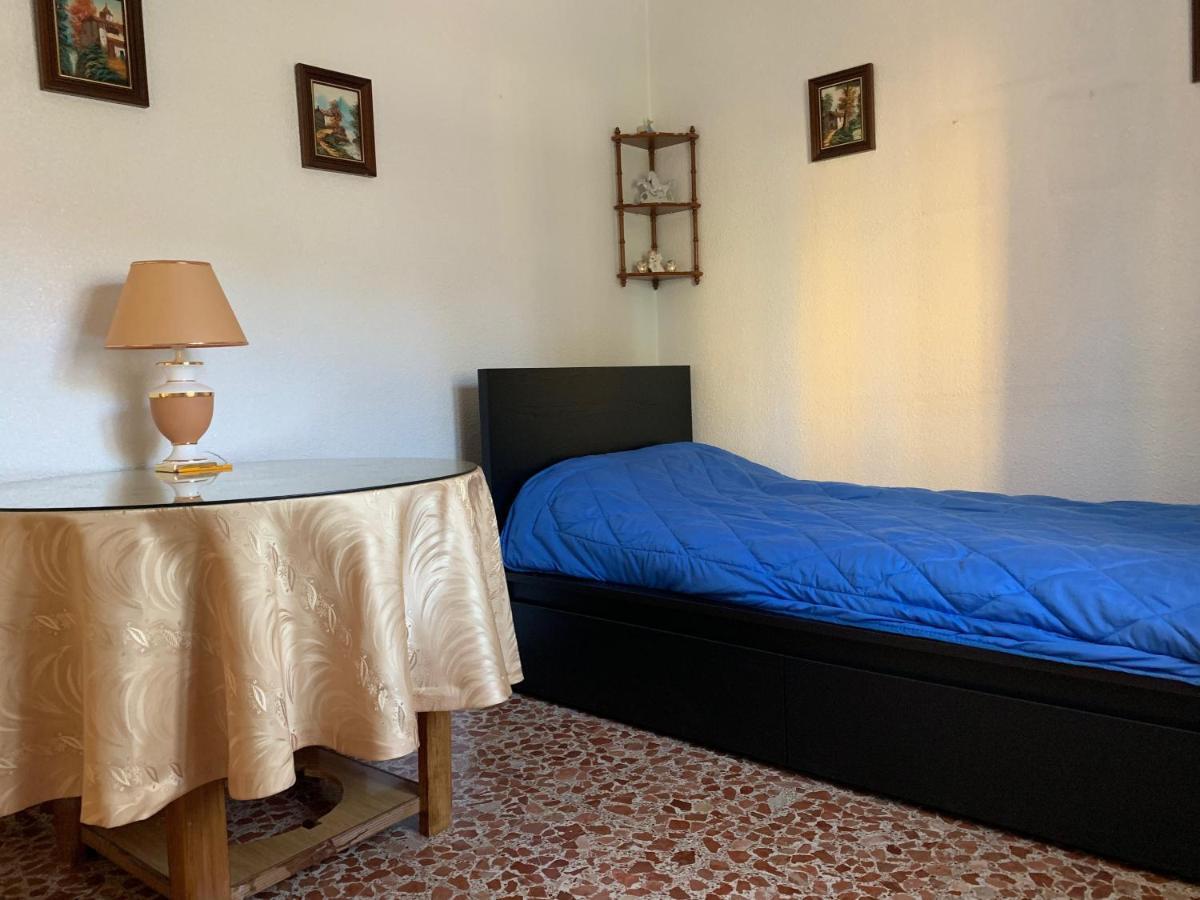 Plaza De Las Escuelas Apartment