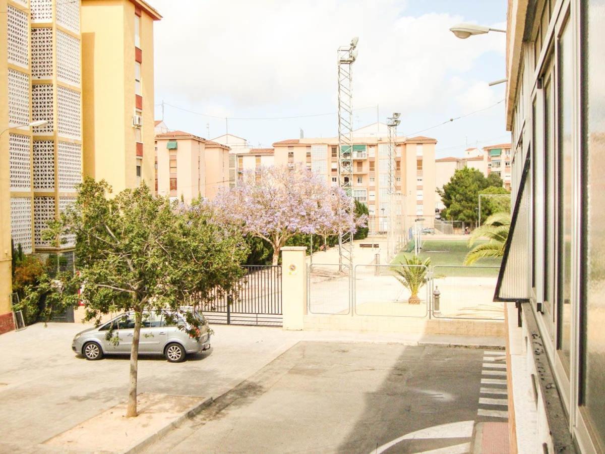 Plaza De Las Escuelas Apartment *
