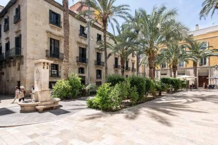 Apartment Magic Atico In The Heart Of The Old Town *