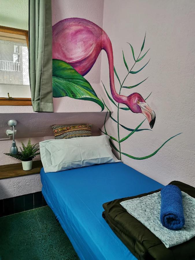 Hostal X *