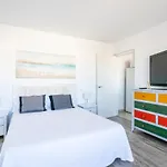 Beach Suite, City & Mountain View