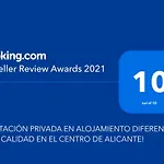 Habitación Privada En Alojamiento Diferente Y Con Calidad En El Centro De Alicante!