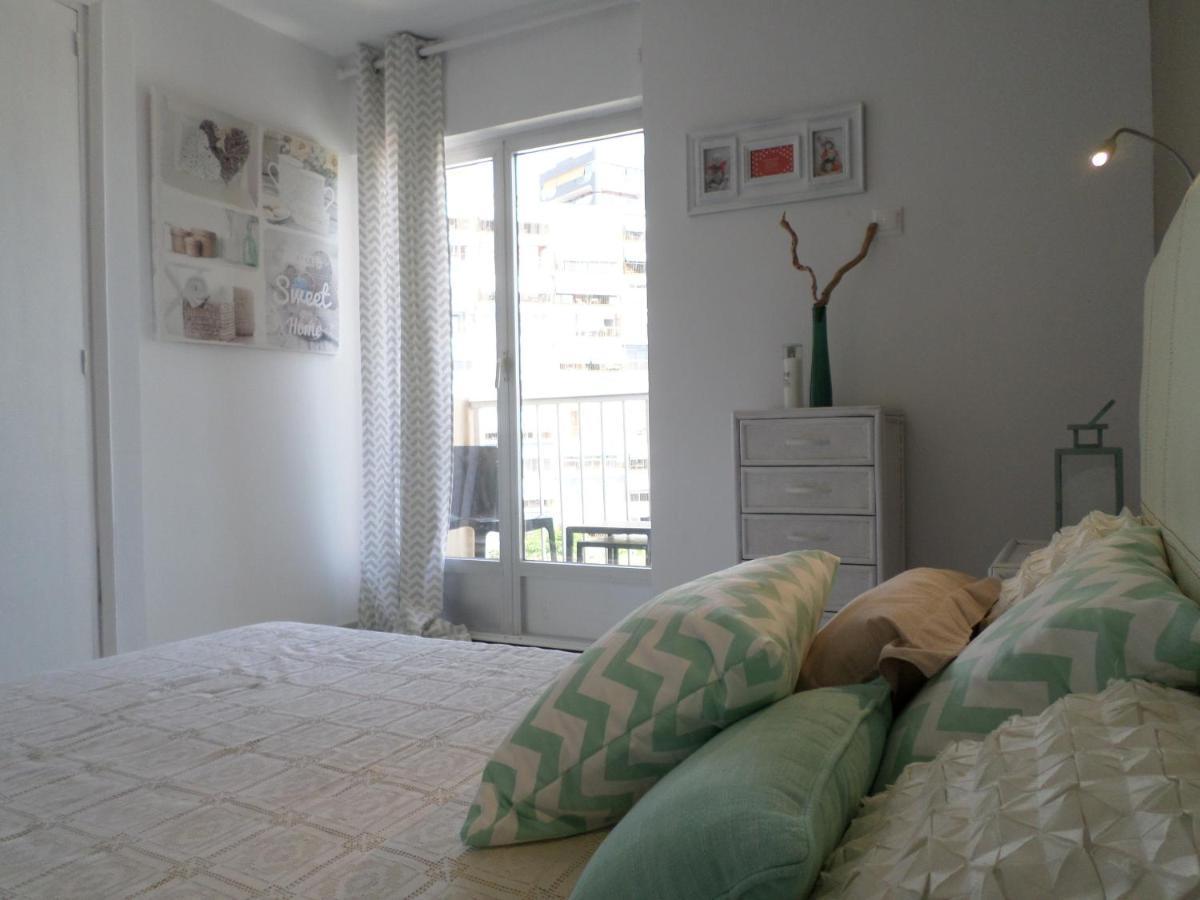 Bright Beach Apartment *
