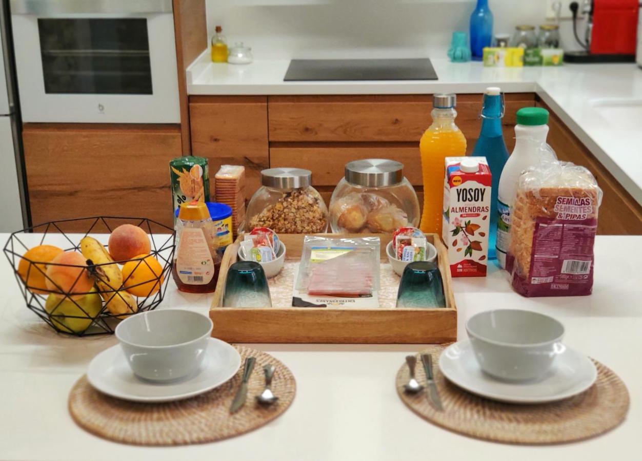 Habitación Privada En Alojamiento Diferente Y Con Calidad En El Centro De Alicante!