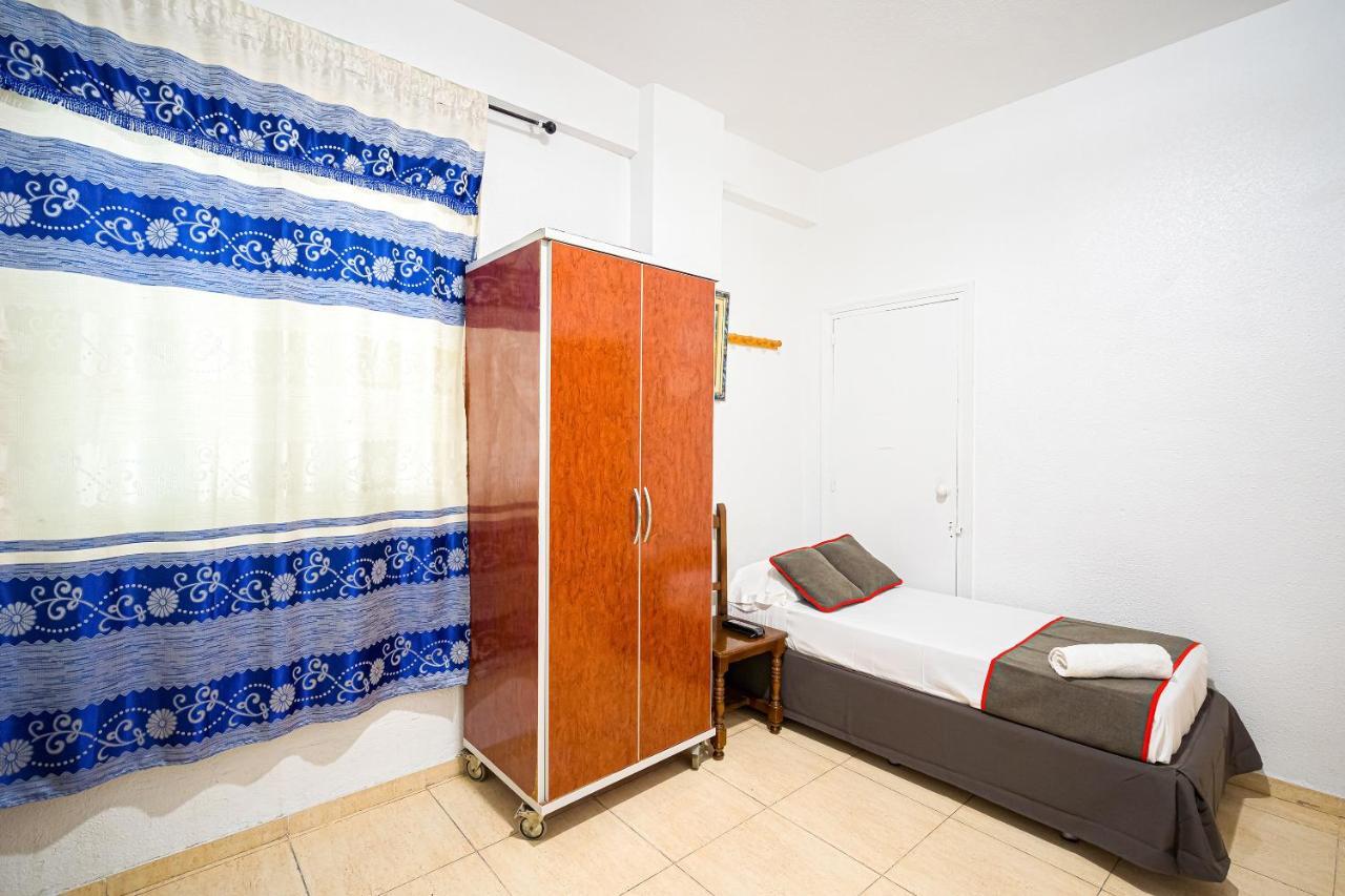 Ayuntamiento Hostel *