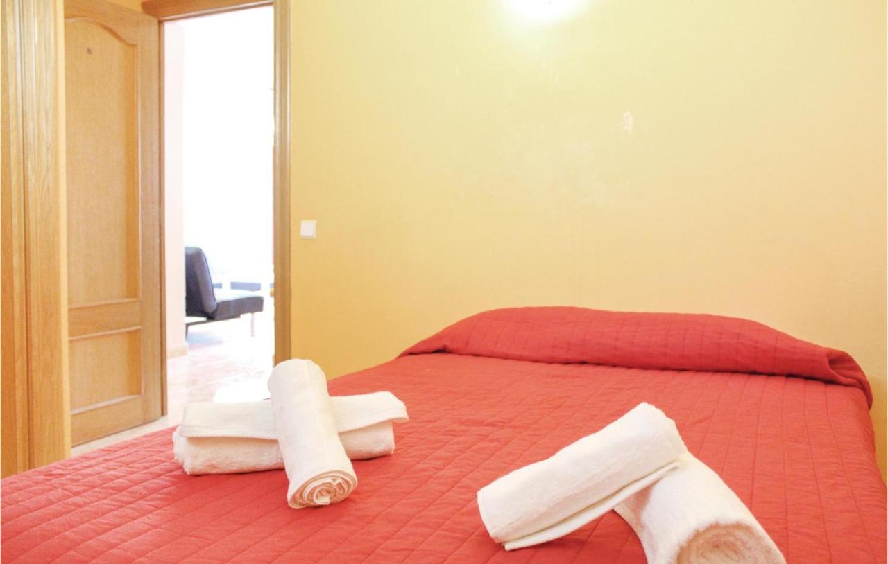 2 Bedroom Pet Friendly In Apartment *