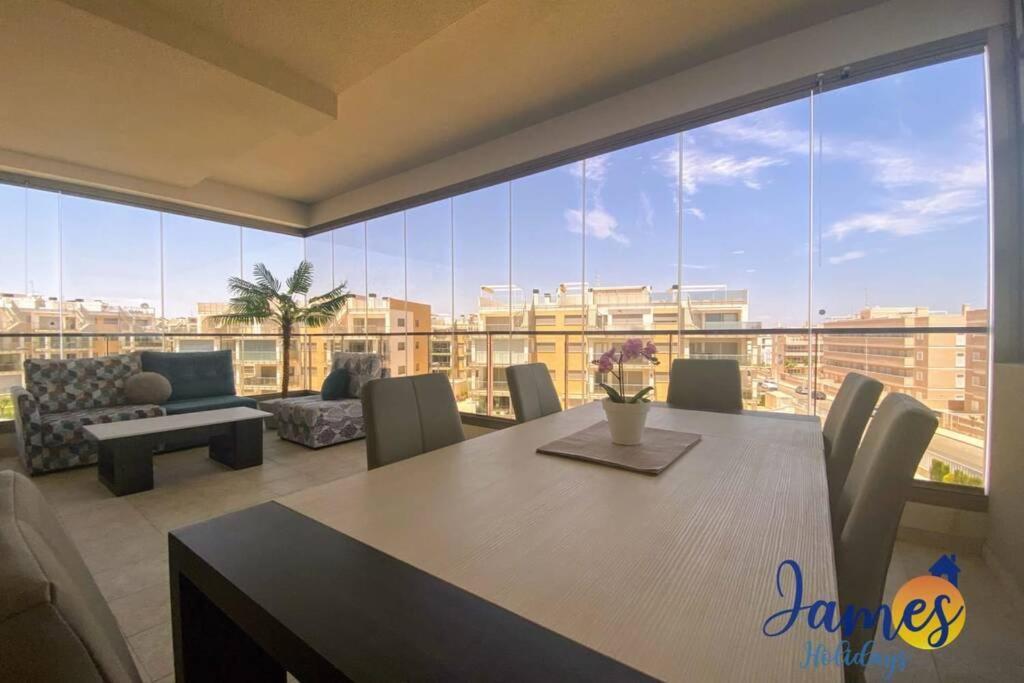 Apartment Hills Luxury With Comm Pool