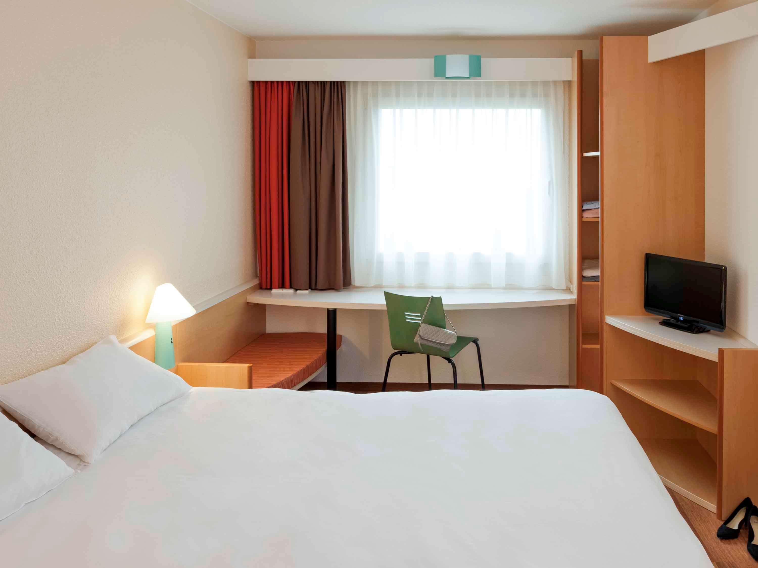 Hotel Ibis *