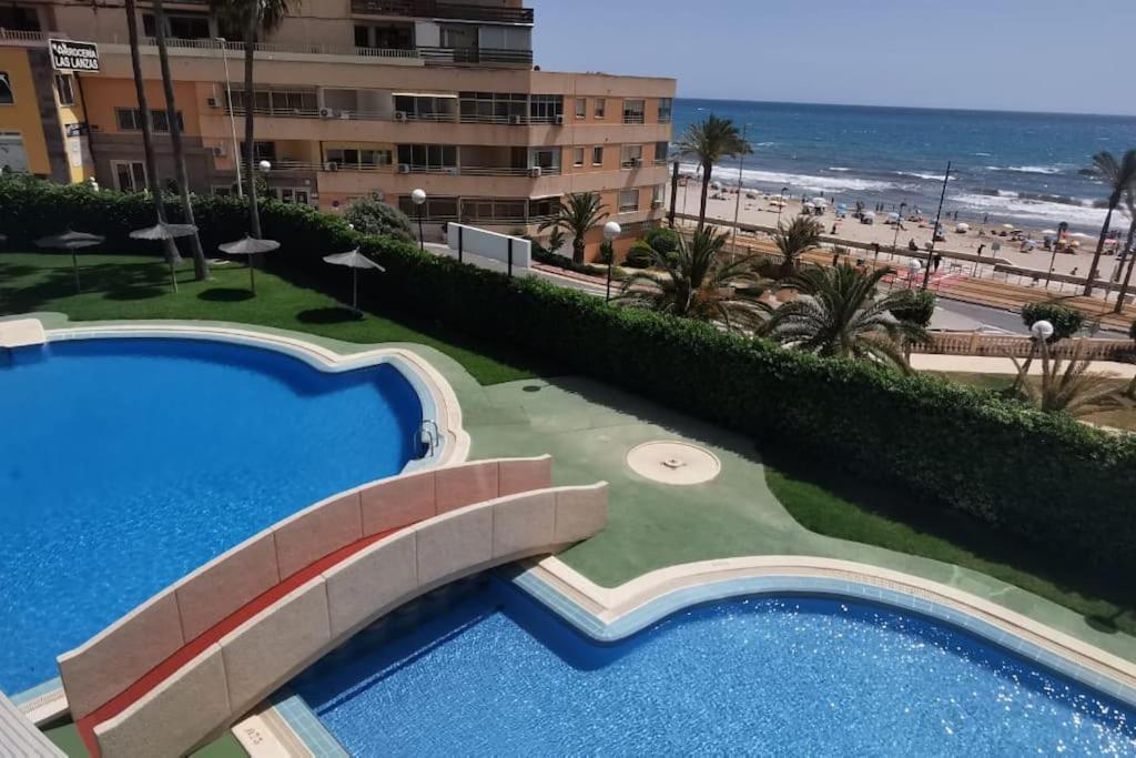 Lujoso En Primera Linea De Playa Apartamento Alicante