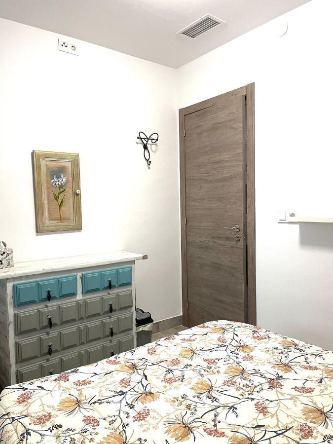 Comfortable Carolina En Homestay Alicante