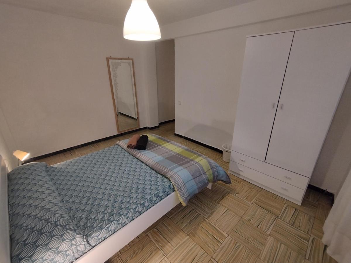 Cerca Del Centro Habitación en casa particular Alicante