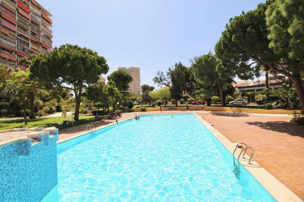 Apartamento Con Gran Urbanizacion Y Piscina *
