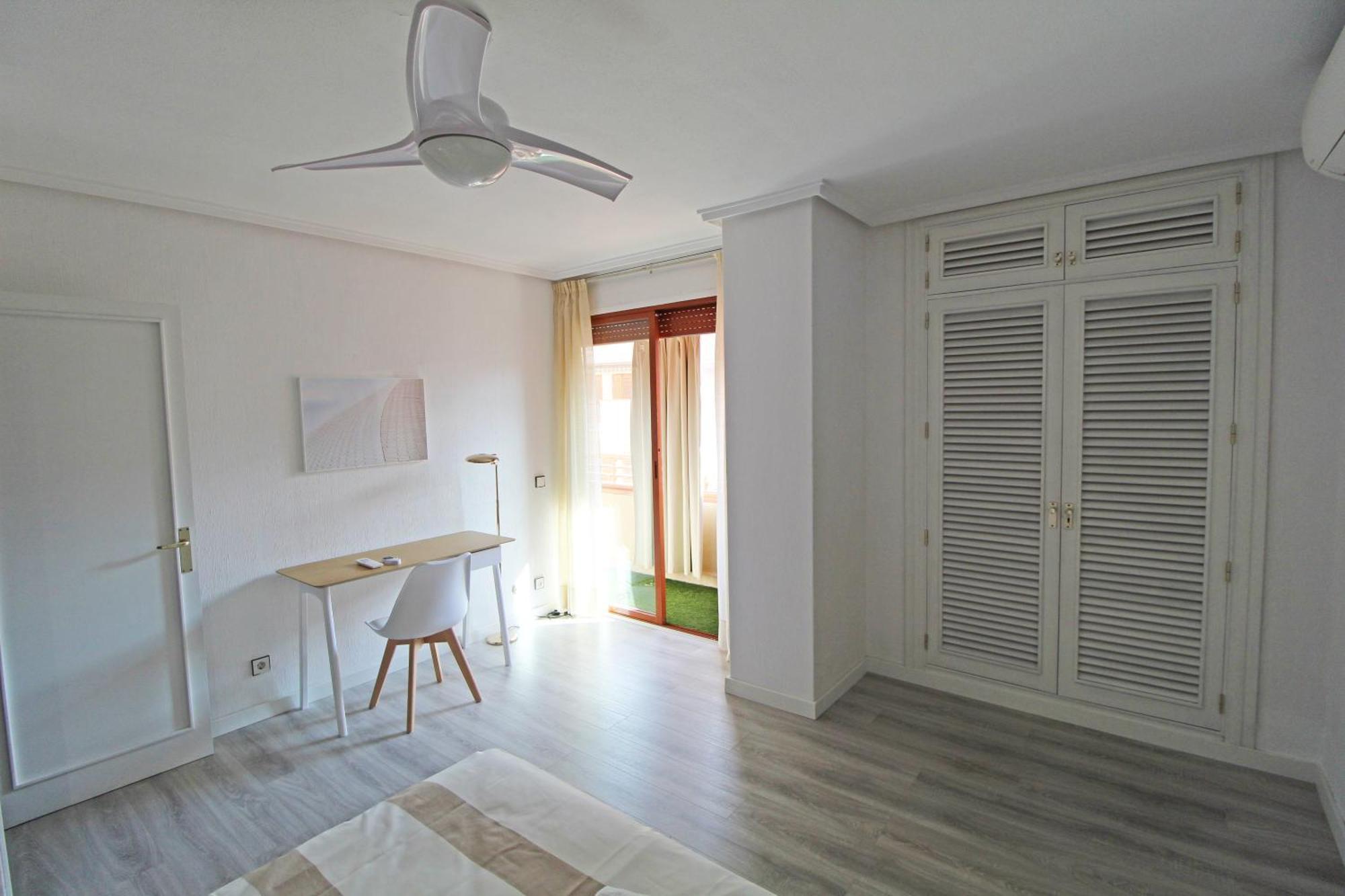 Castle Views. Terrace. Design Style. Ac. Wifi. Refurbished. Supercentric. Apartment *