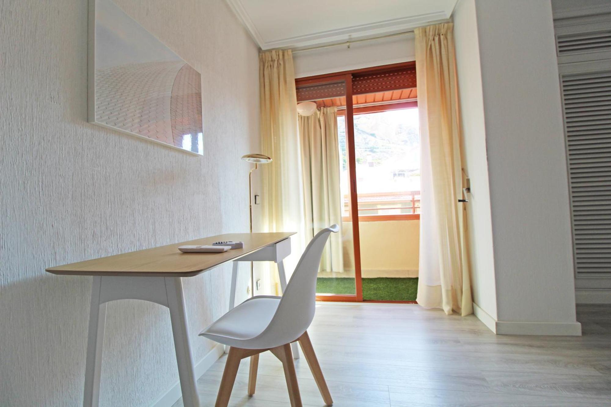 Castle Views. Terrace. Design Style. Ac. Wifi. Refurbished. Supercentric. Apartment