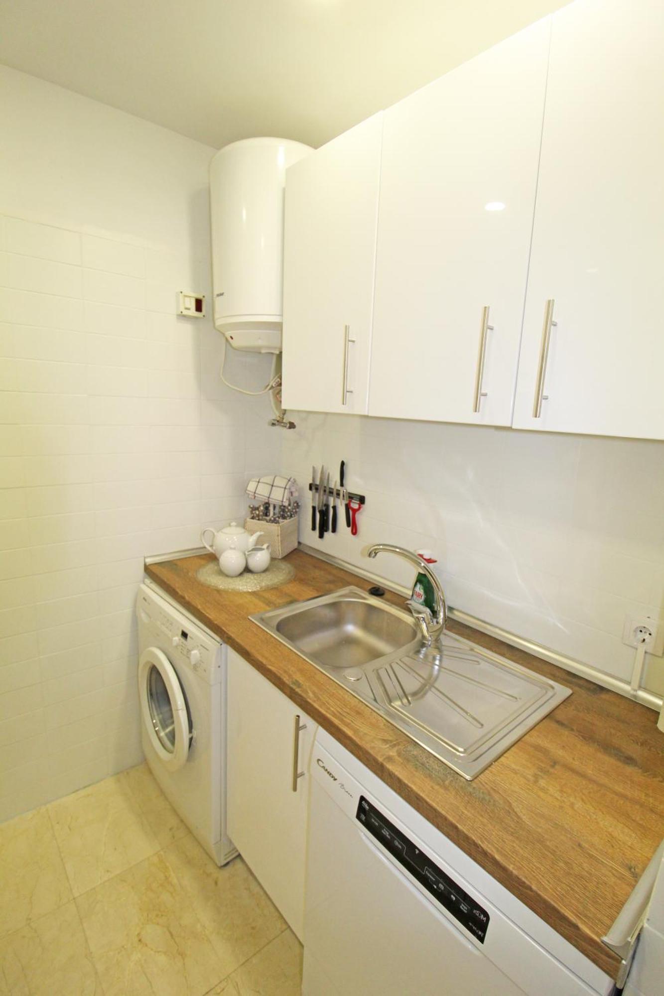 Castle Views. Terrace. Design Style. Ac. Wifi. Refurbished. Supercentric. Alicante