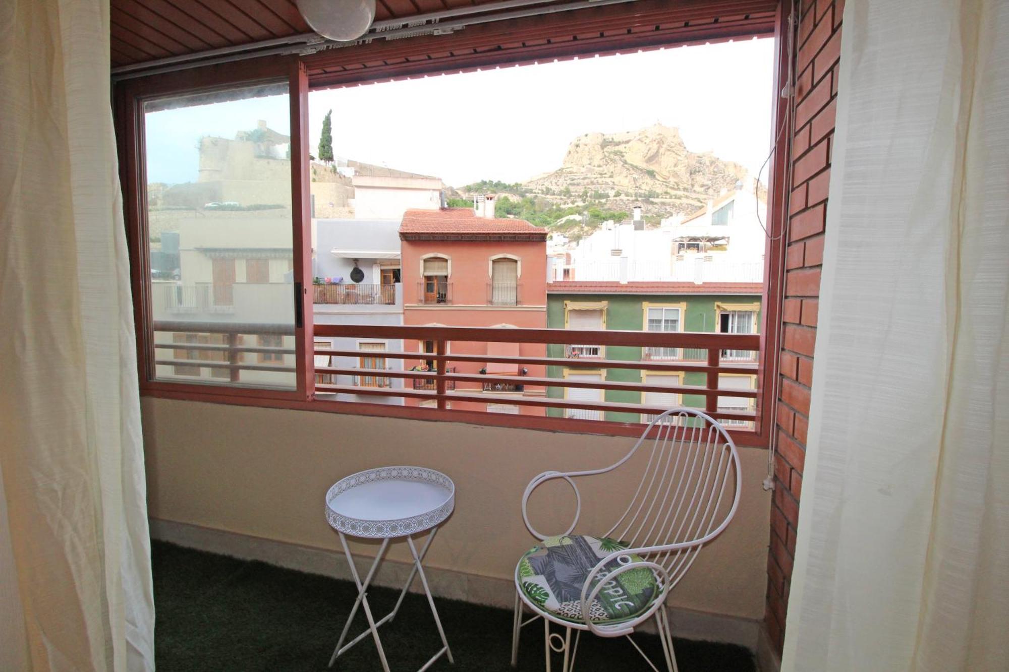 Apartment Castle Views. Terrace. Design Style. Ac. Wifi. Refurbished. Supercentric.