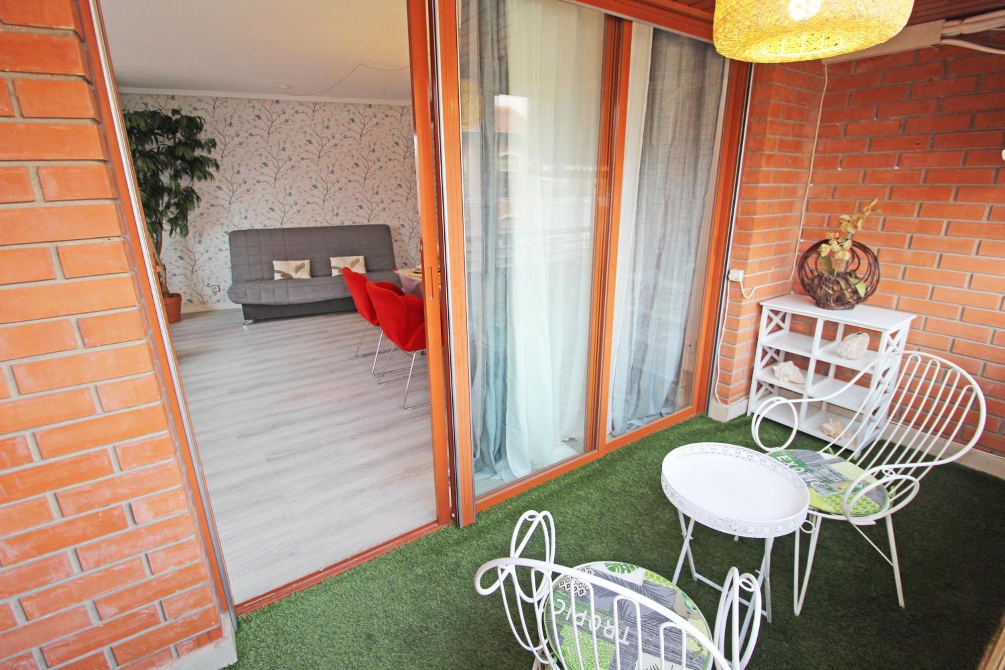 Castle Views. Terrace. Design Style. Ac. Wifi. Refurbished. Supercentric. Apartment