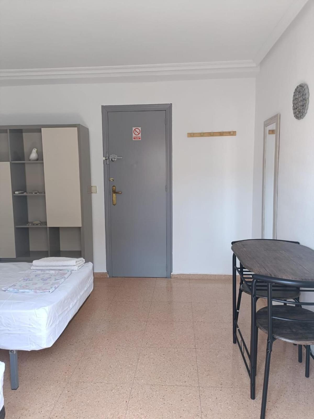 56-habitacion Del Piso Homestay *
