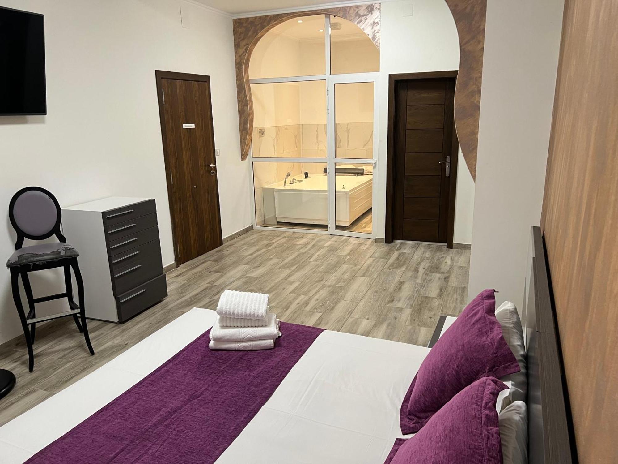 Casa Brava Pensión 2*