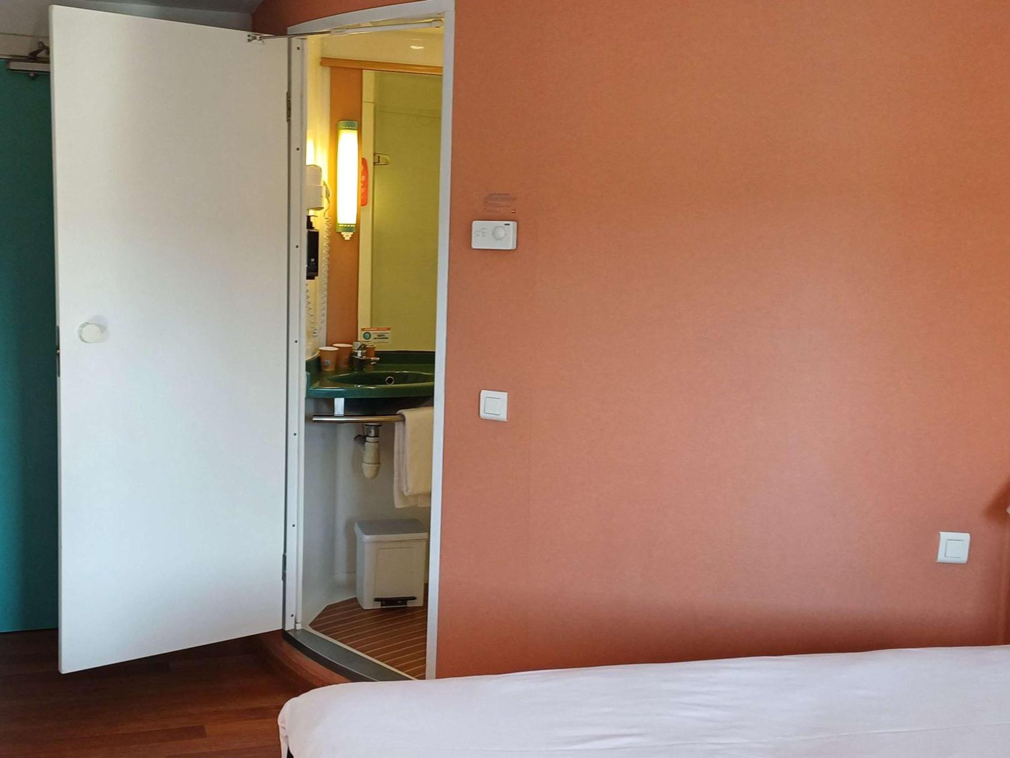 Ibis * Alicante