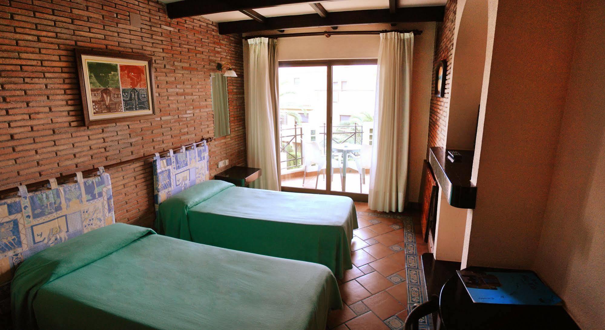 Boutique Calas De 4*