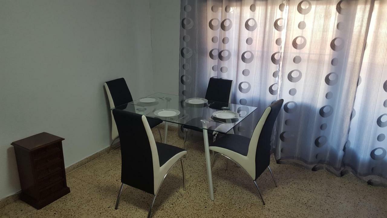 Habitación en casa particular Aticoalikante *
