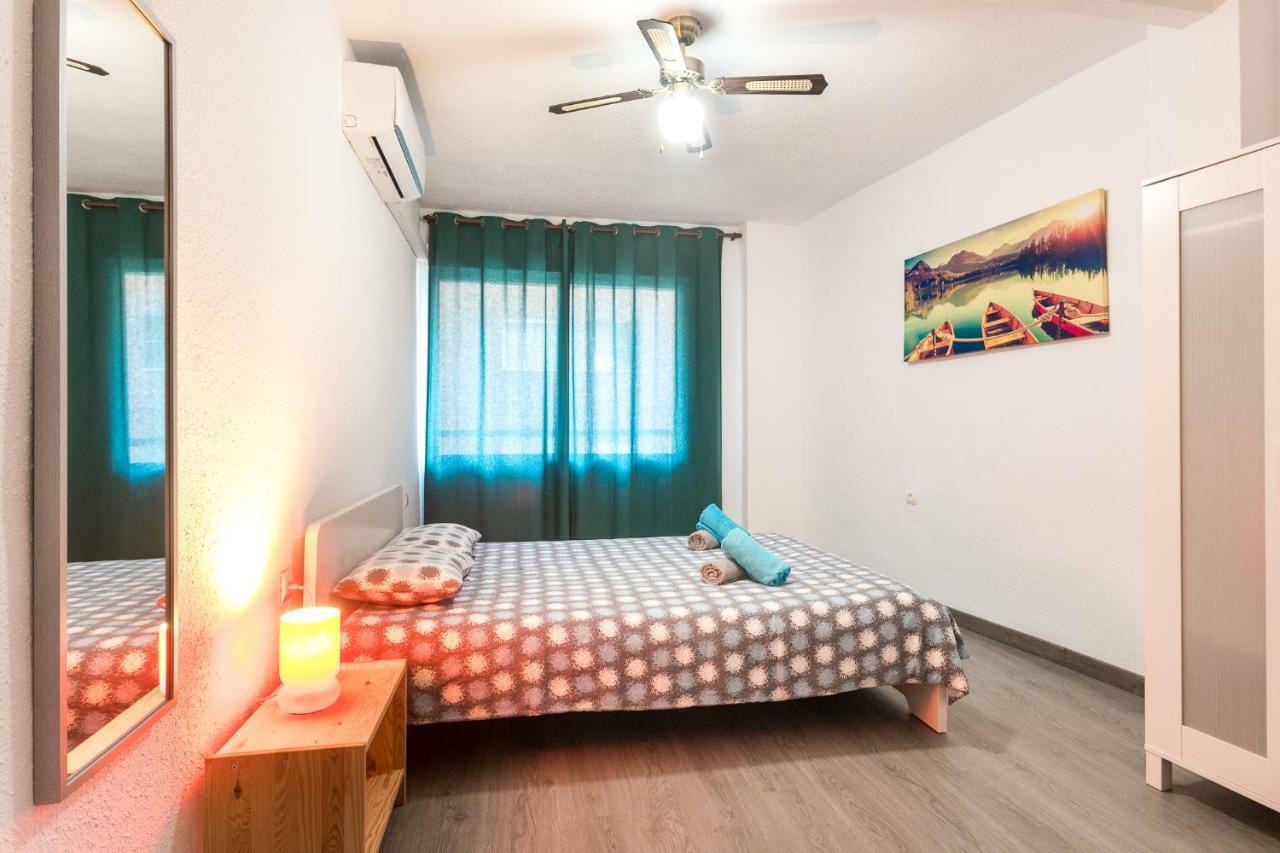 Lovely, New, Bright 3 Mins To 105 Sq Meters Apartamento