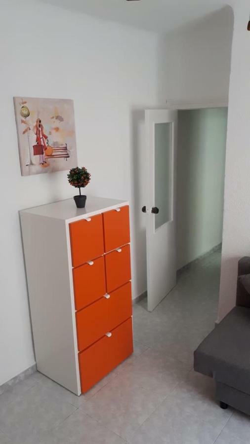 03011, Spain, Alicante, Calle Canónigo Giner, 1 *