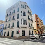 Enamorate De Su Luz Y Encanto Al Lado Del Centro