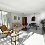 Apartamento Sobre El Mar