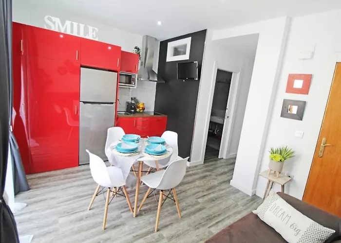 Apartamento de diseño céntrico 5 min playa (3º)