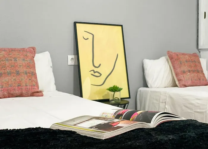Modern 2 Bedroom Apartment Close To City Center