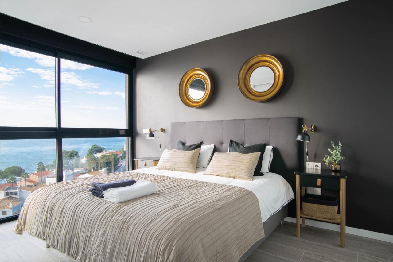 Modern Sea Front East Wind *
