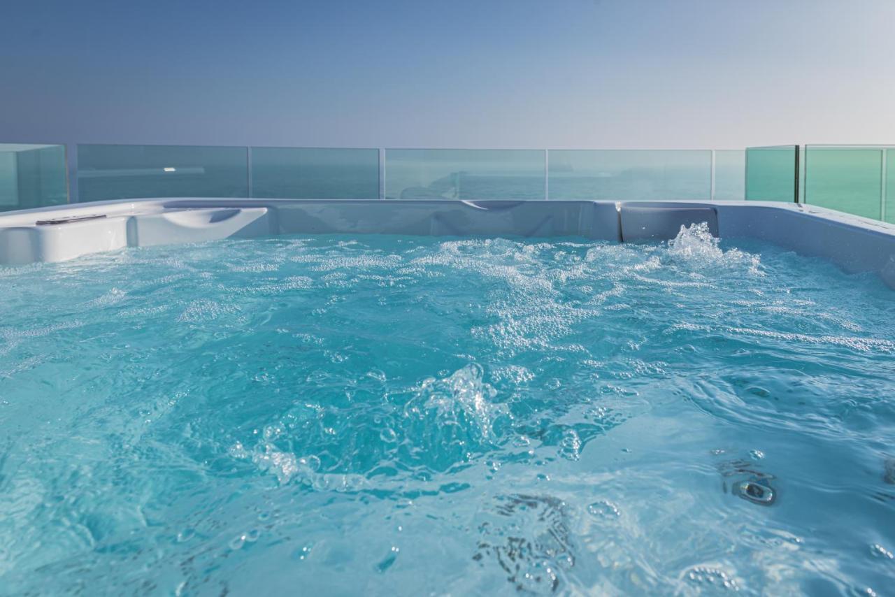 Apartamento Modern Sea Front Jacuzzi Blue Sky