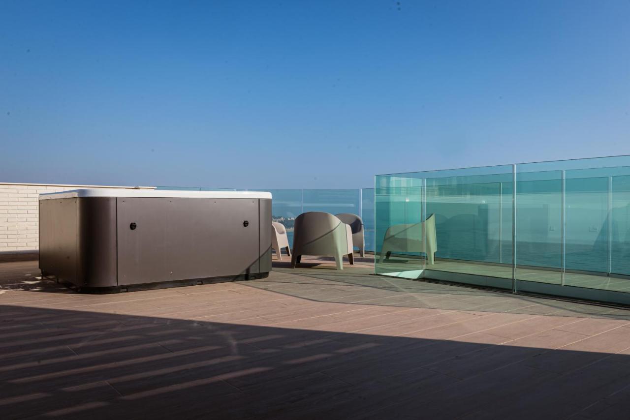 Apartamento Modern Sea Front Jacuzzi Blue Sky *