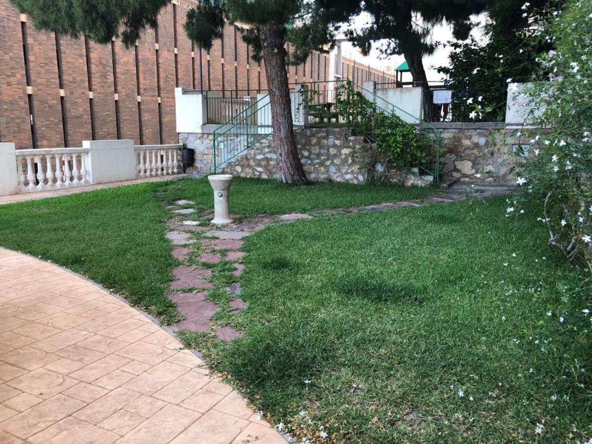 Apartamento Con Terraza Y Vistas Al Mar. Urb Monte Y Mar Apartamento *