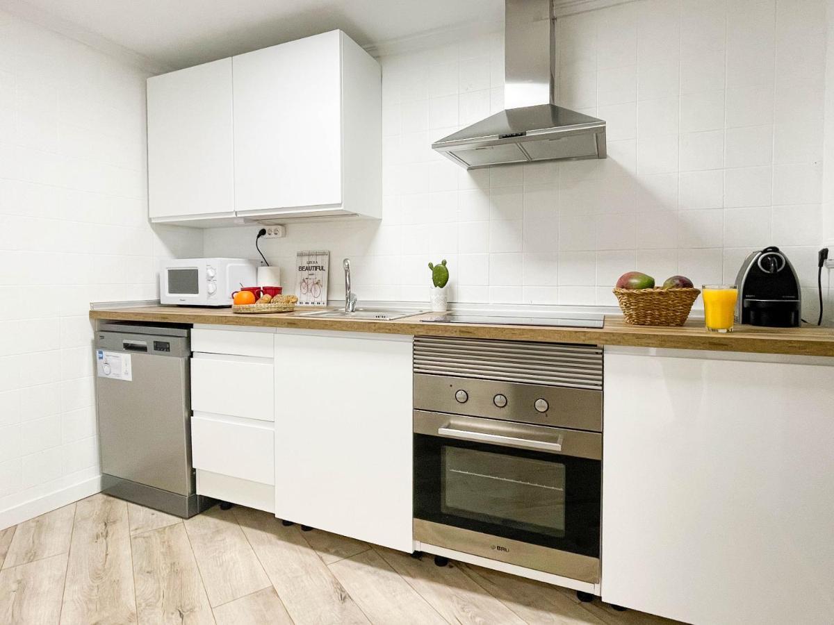 Modern 2 Bedroom Close To Center Apartamento *
