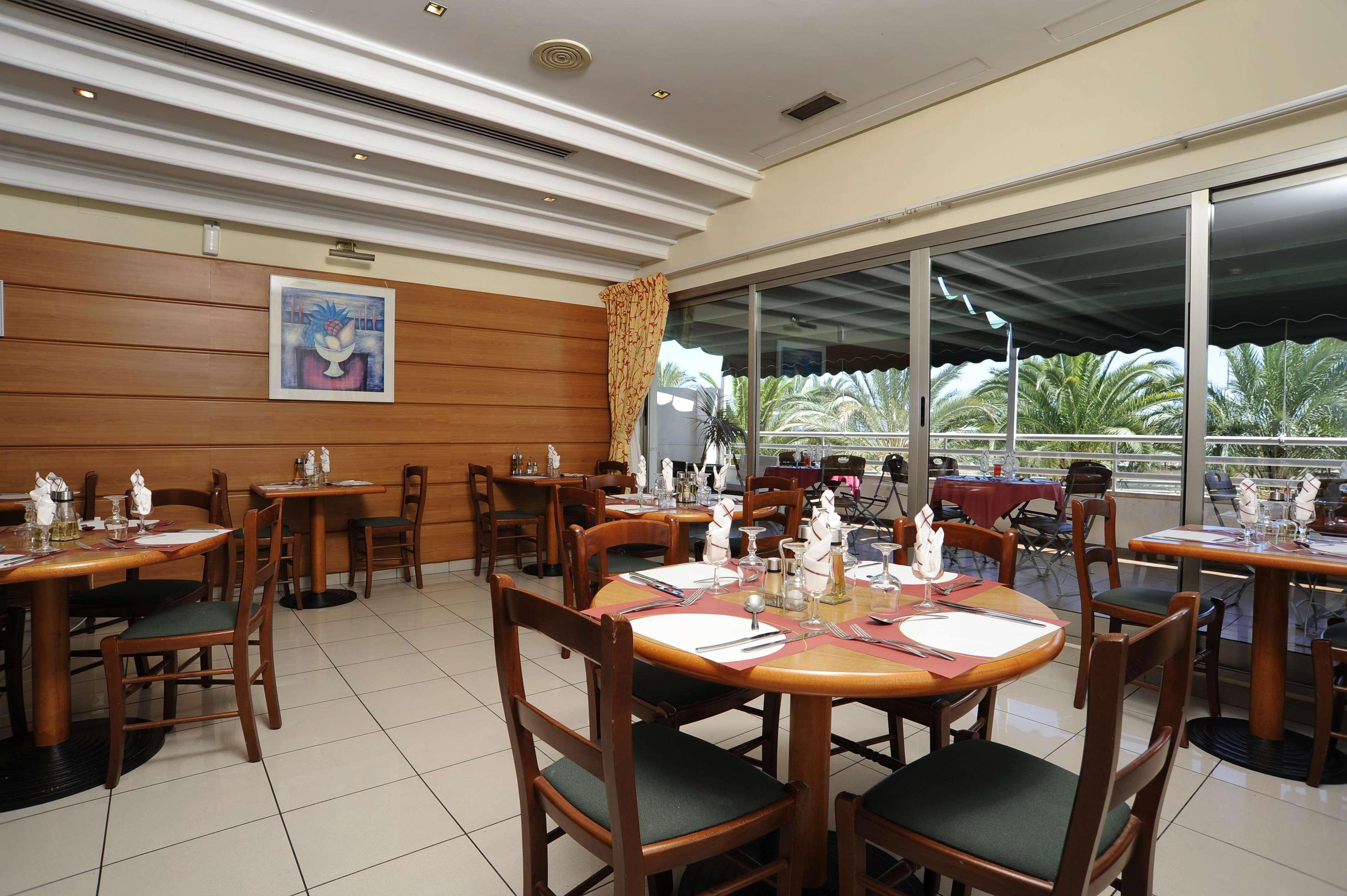 Travelodge Puerto 3* Alicante