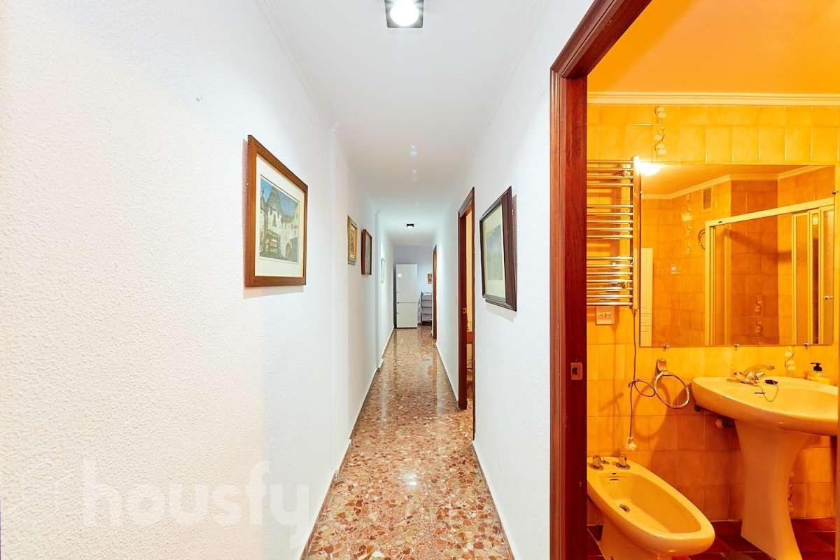 Lovely Bedroom In A Shared In The Center Of Habitación en casa particular Alicante