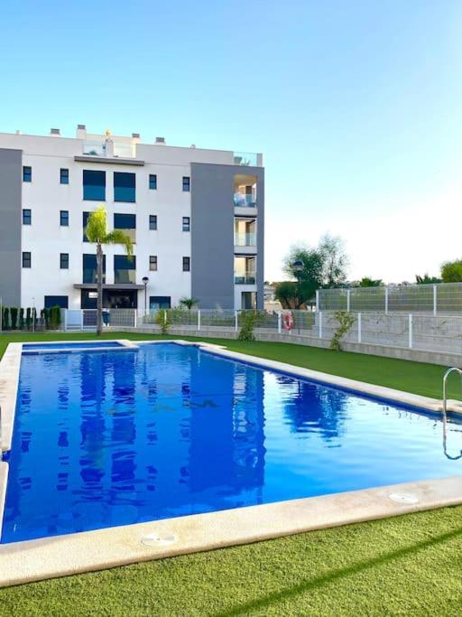 Villamartin Spacious Modern Flat -3 Pools Jacuzzi Tennis Golf Apartment *