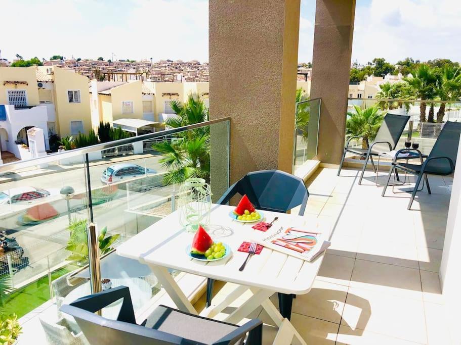 Apartment Villamartin Spacious Modern Flat -3 Pools Jacuzzi Tennis Golf Alicante