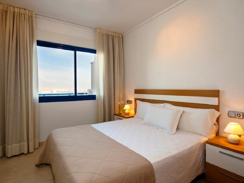 Hills Apartahotel