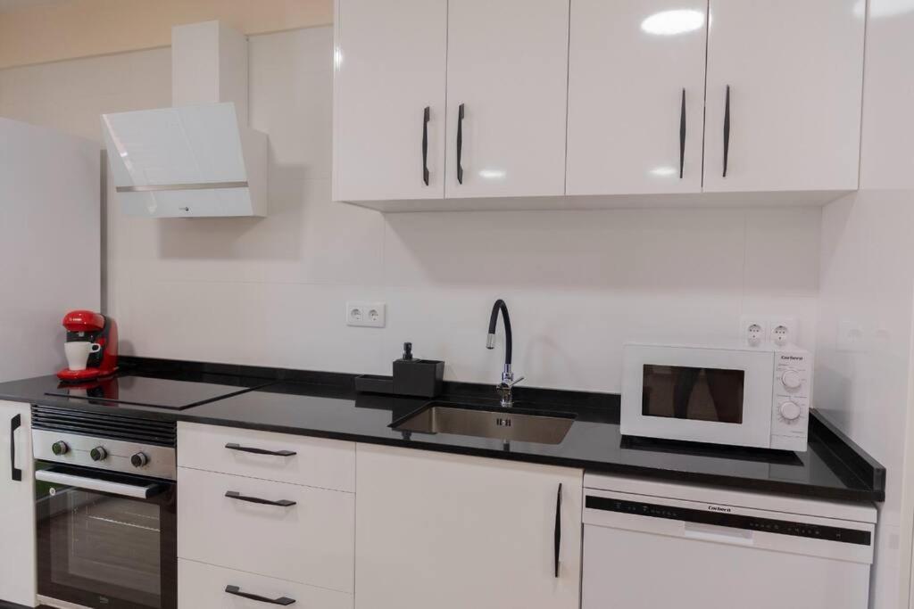 Modern And New 3 Beds, 2 Bath,ac