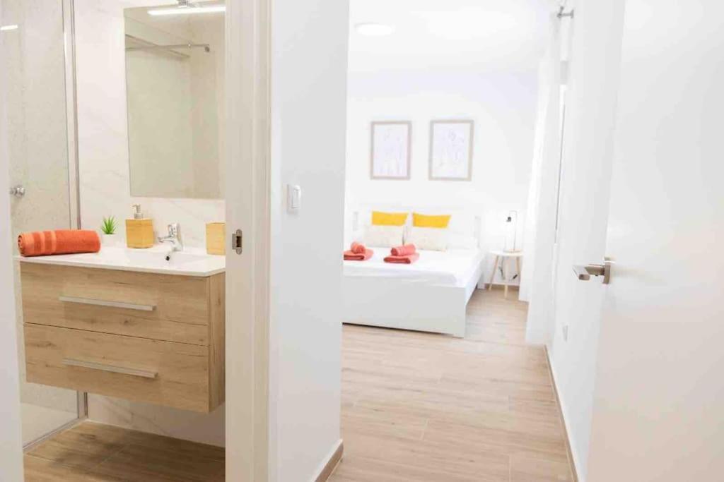 Modern And New 3 Beds, 2 Bath,ac Apartment