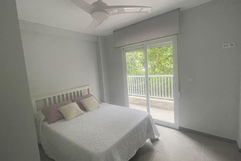 Moderno Y Coqueto En Playa San Juan Apartamento *
