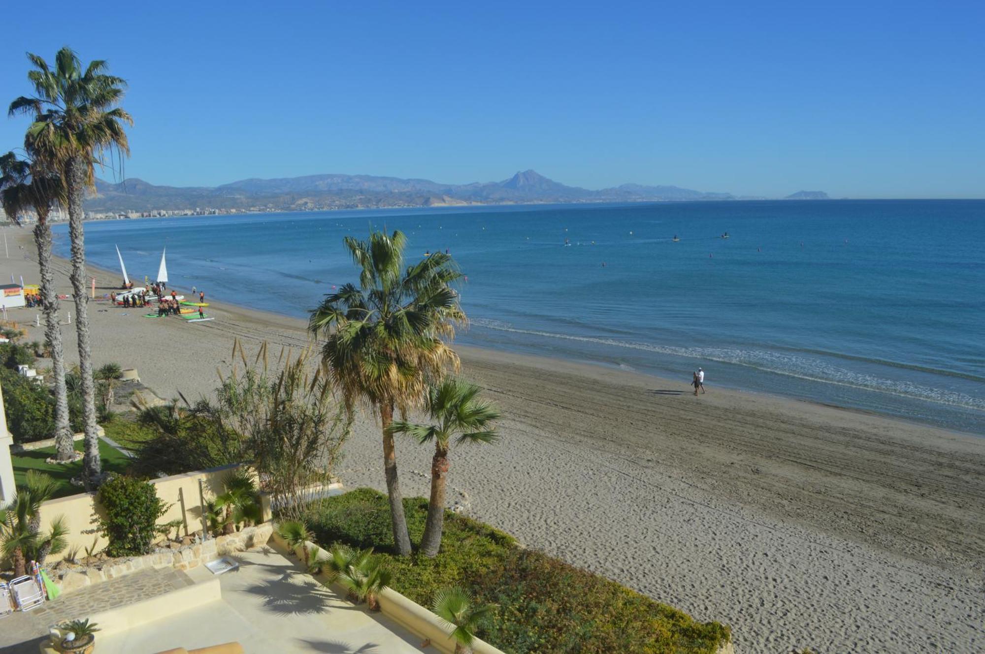Apartment Excepcional Amanecer Al Borde De Playa Y Mar, En Roquetes *