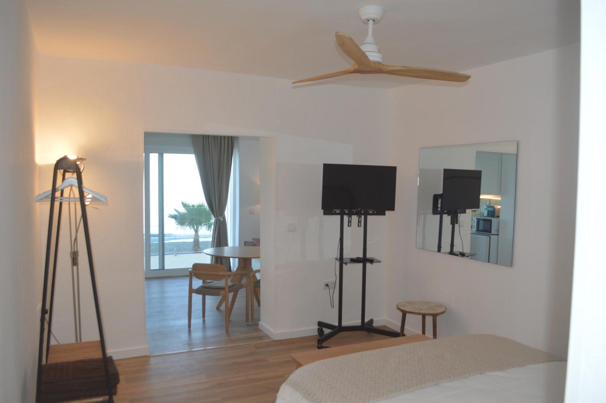 Apartment Excepcional Amanecer Al Borde De Playa Y Mar, En Roquetes Alicante