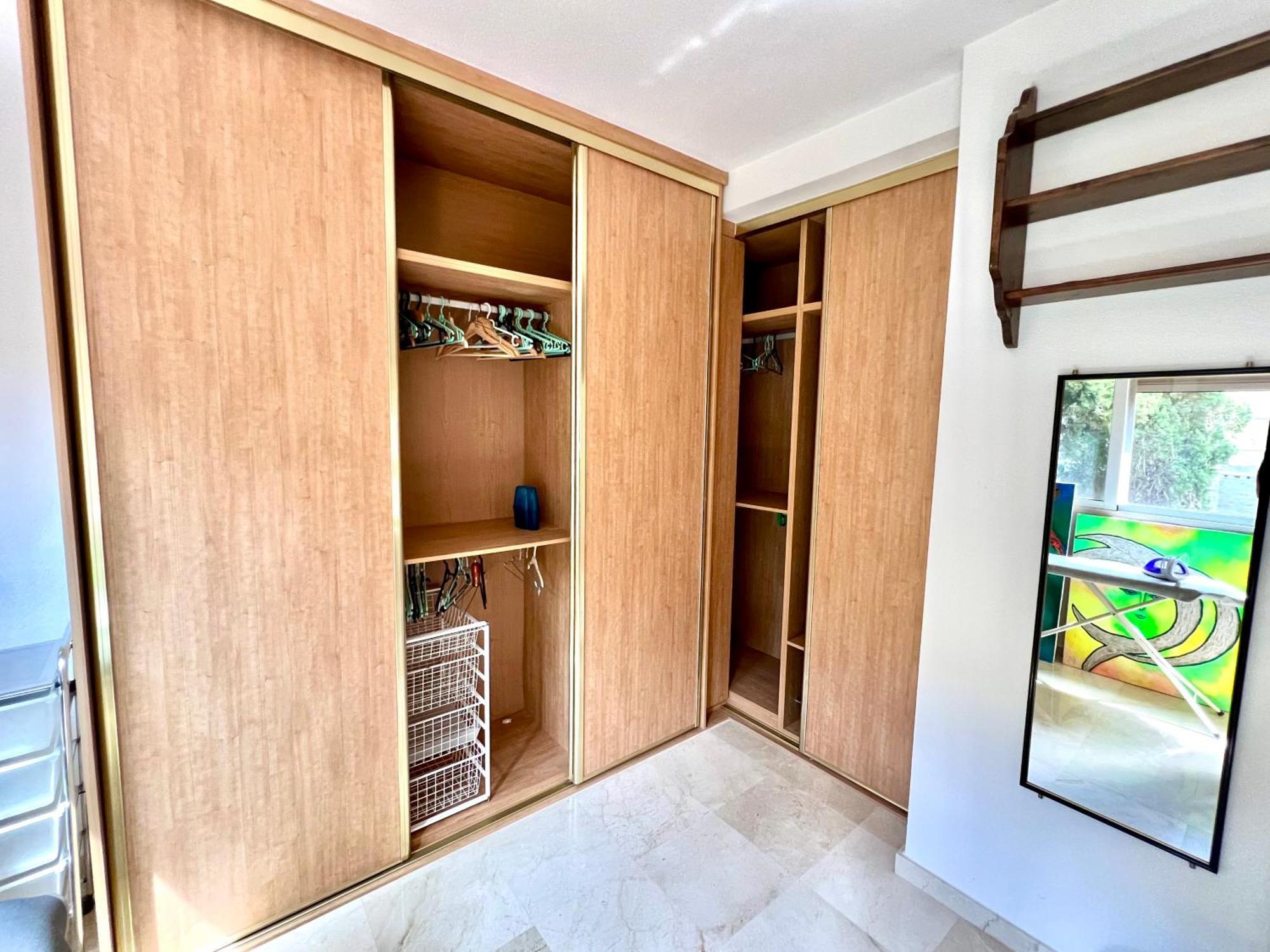Holiday home Beachside 4-bedroom With Pool Alicante