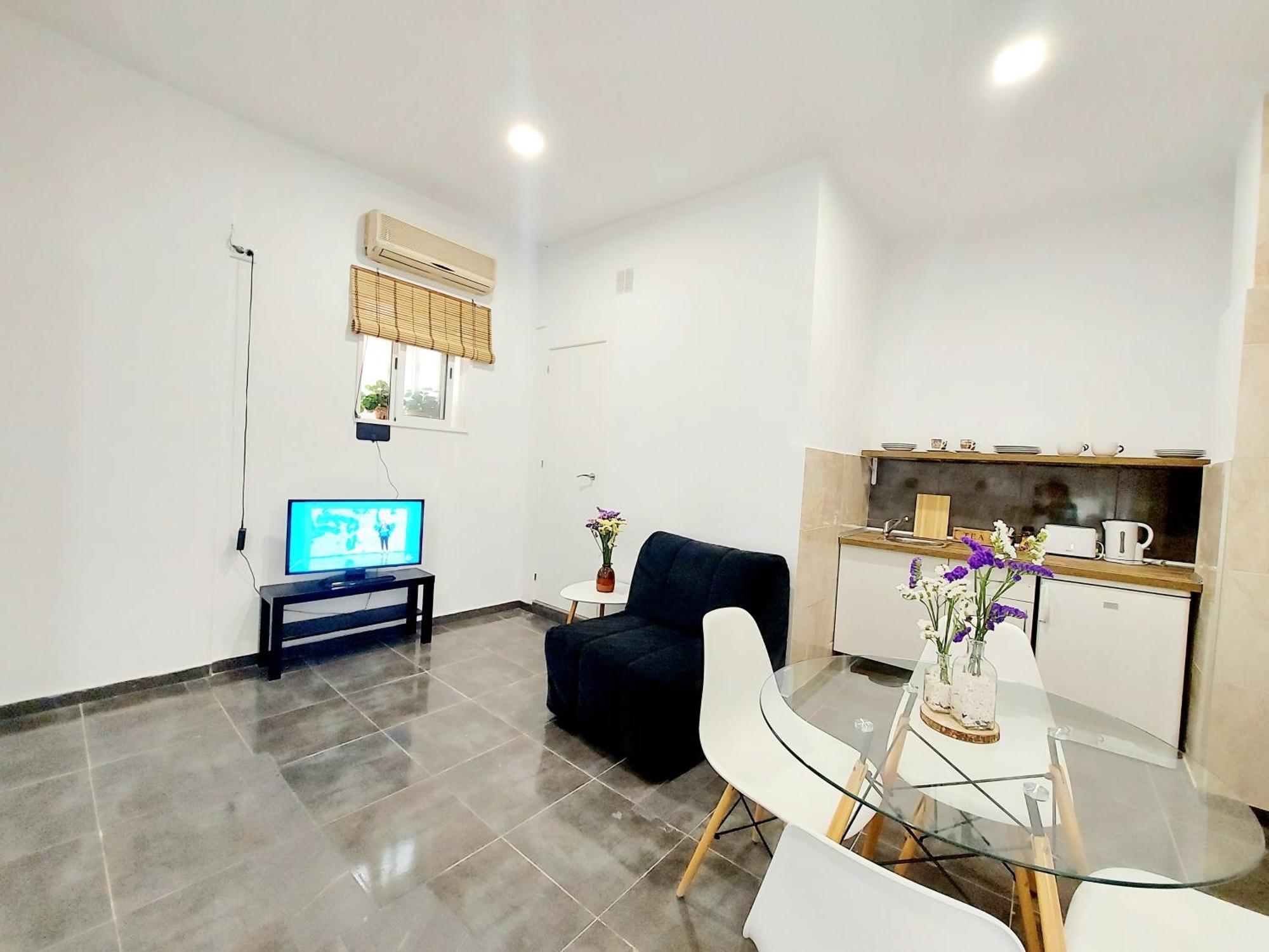 Gloria Host House Homestay *